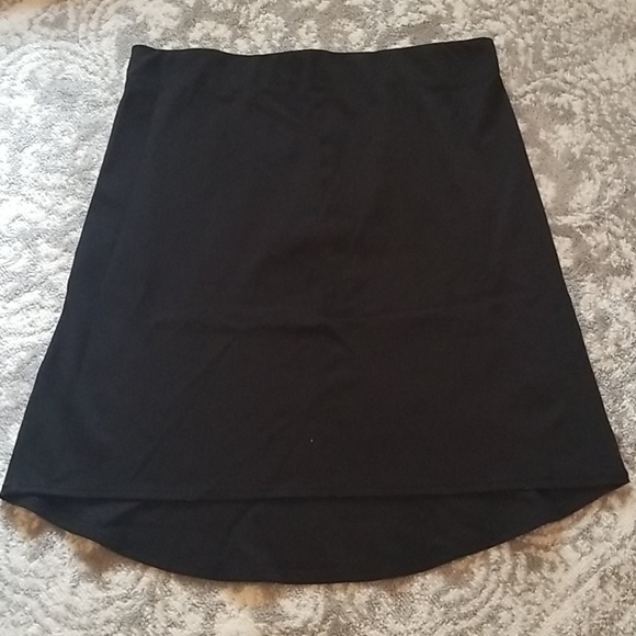 Max Studio Dresses & Skirts - Max Studio Strechy black skirt